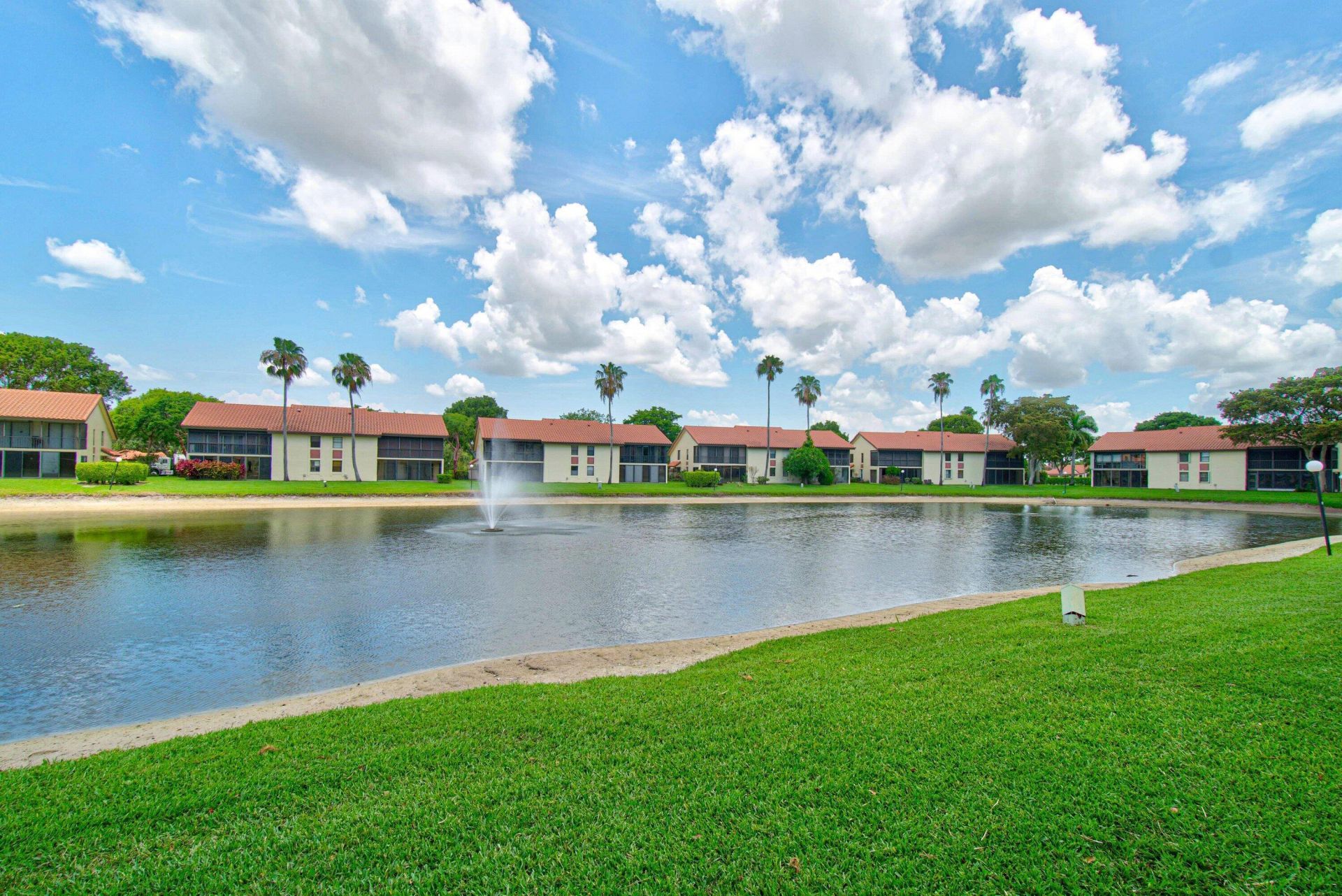 10223 N Circle Lake Drive, Unit 201, Boynton Beach, FL 33437 Photo