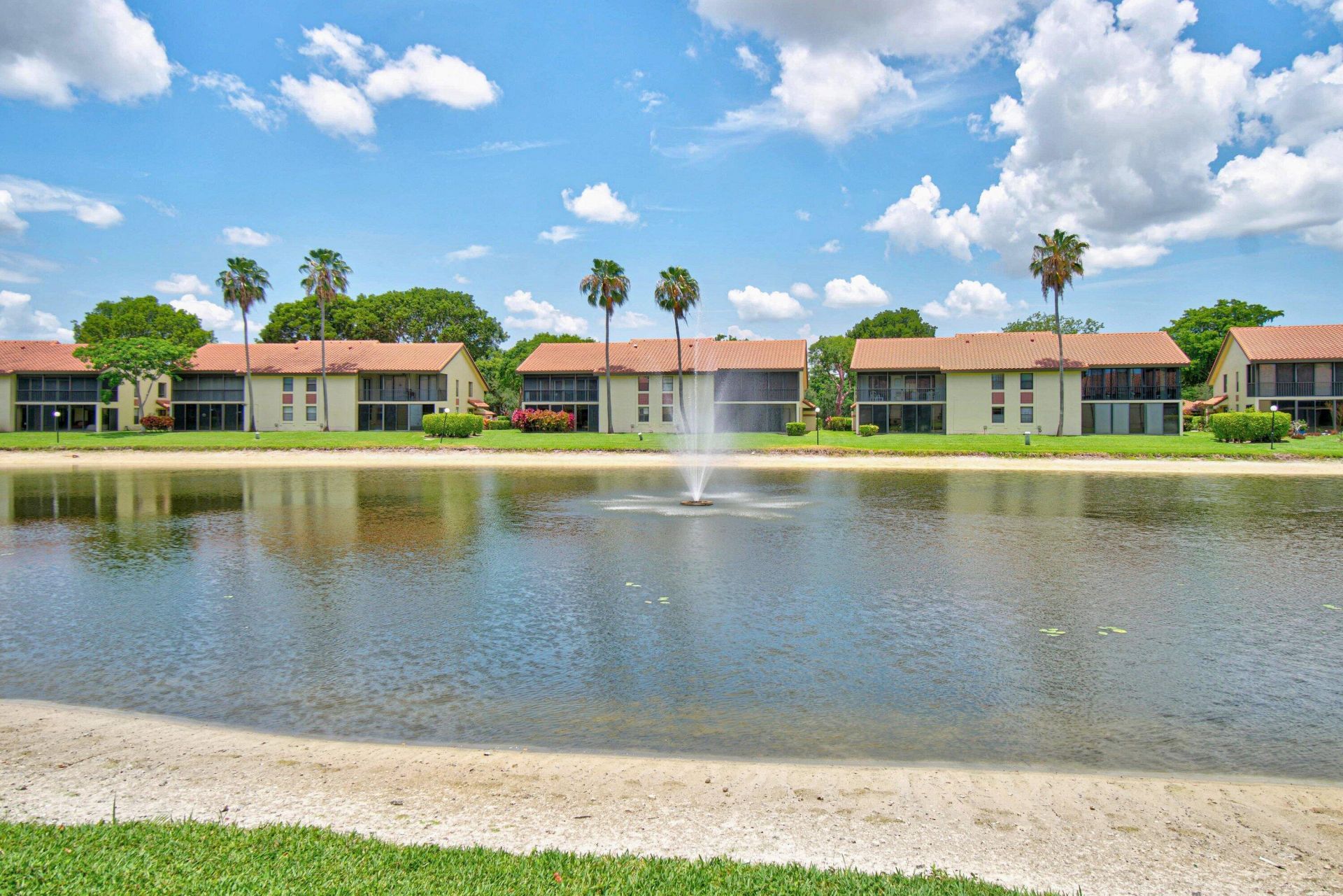 10223 N Circle Lake Drive, Unit 201, Boynton Beach, FL 33437 Photo