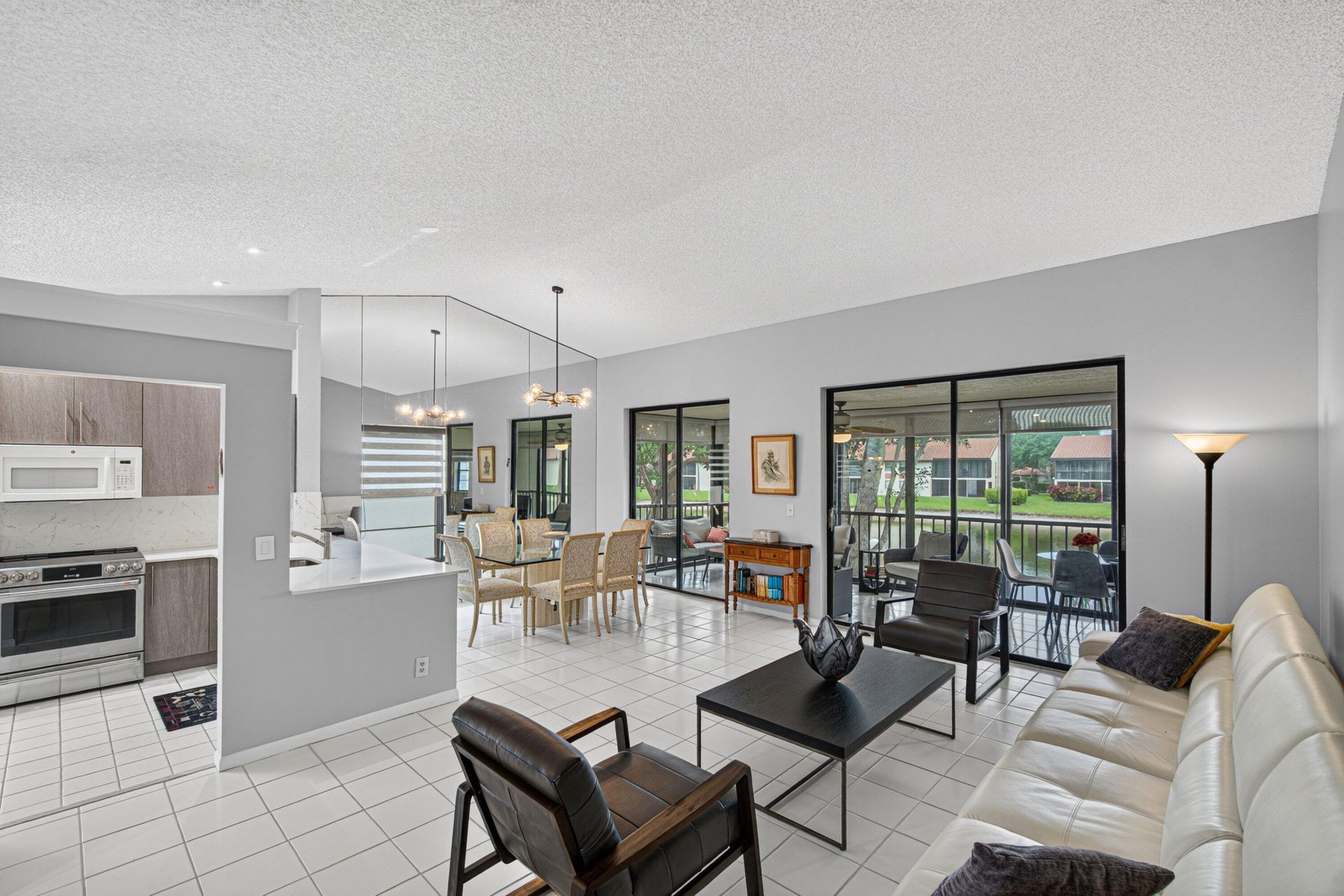 10223 N Circle Lake Drive, Unit 201, Boynton Beach, FL 33437 Photo