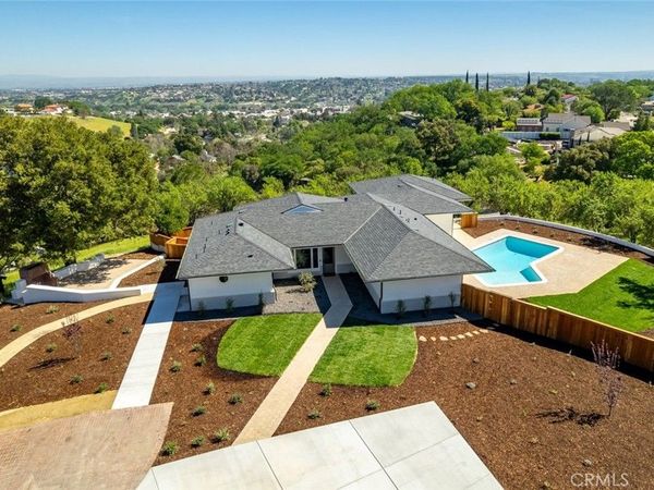 1026 Merry Hill Road, Paso Robles, CA 93446