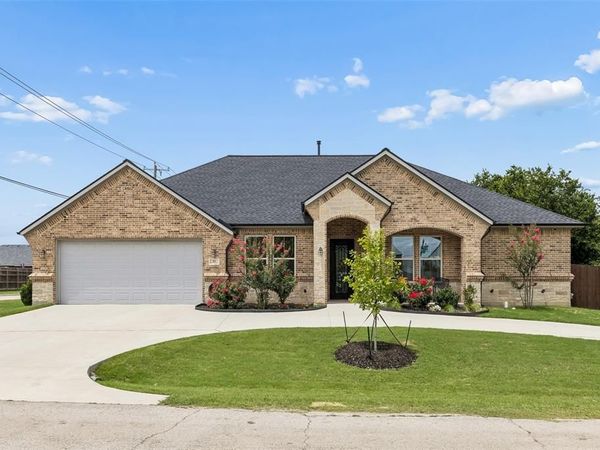 101 Sycamore Lane, Roanoke, TX 76262