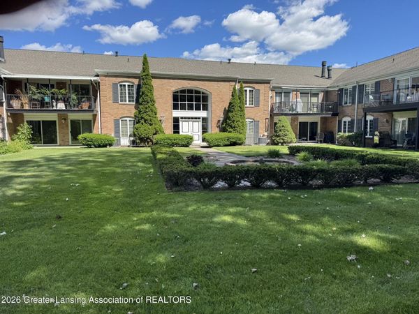 1740 Wellington Road, Lansing, MI 48910