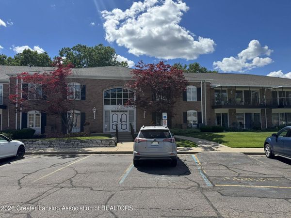 1740 Wellington Road, Lansing, MI 48910