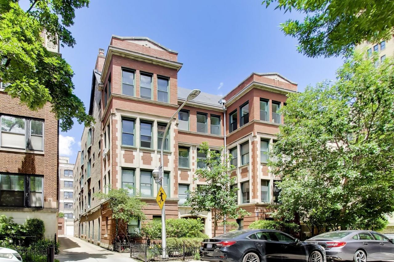 434 W Aldine Avenue, Unit 3A, Chicago, IL 60657 Main Photo