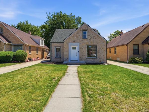 3040 N 76 STREET, Milwaukee, WI 53210