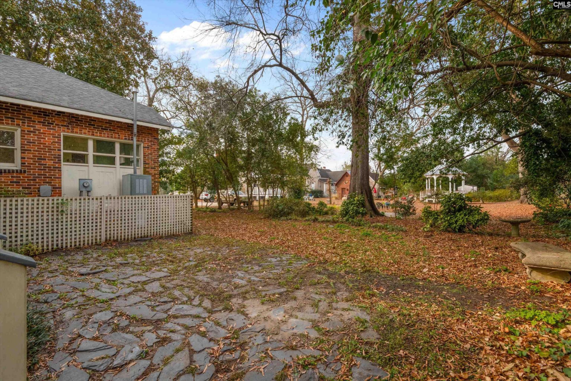 1403 Lyttleton Street  Photo 38