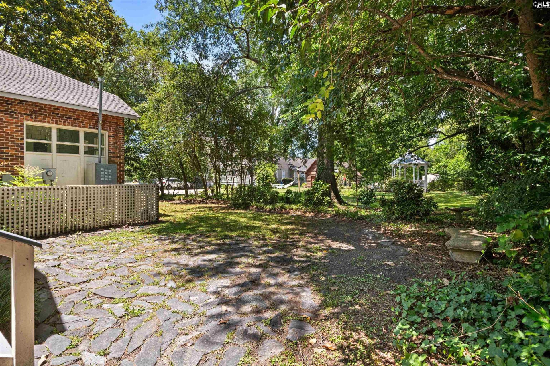 1403 Lyttleton Street  Photo 43