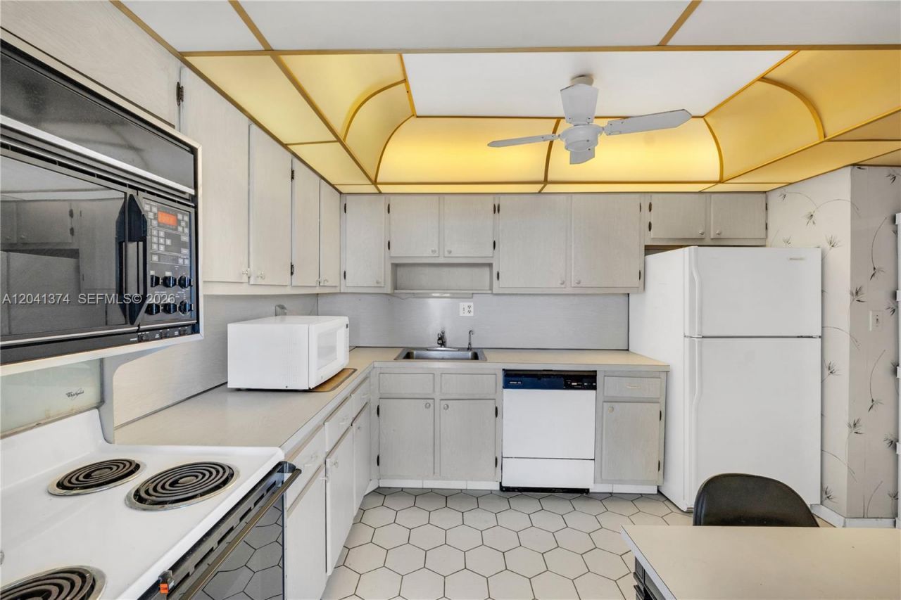 1410 S Ocean Dr, Unit 304, Hollywood, FL 33019 Photo