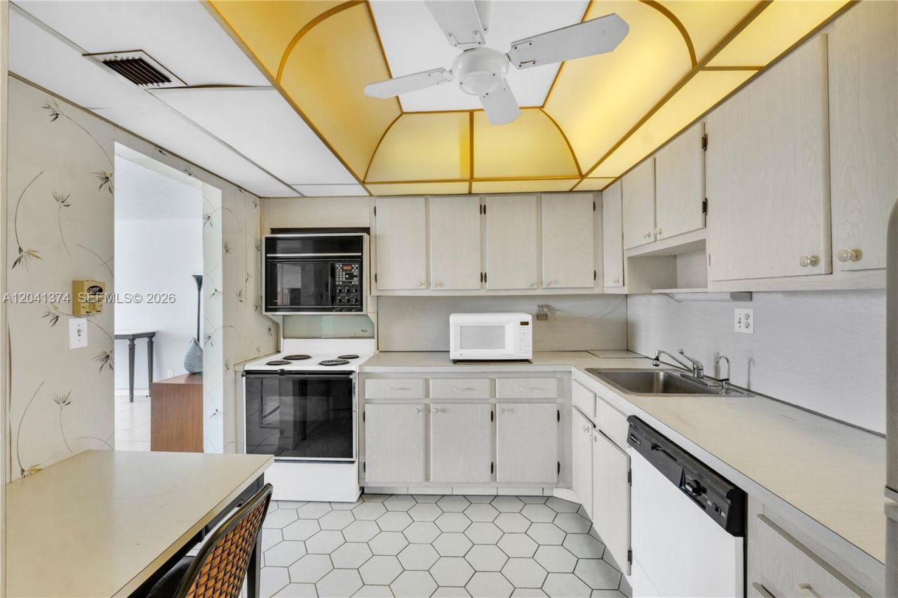 1410 S Ocean Dr, Unit 304, Hollywood, FL 33019 Photo
