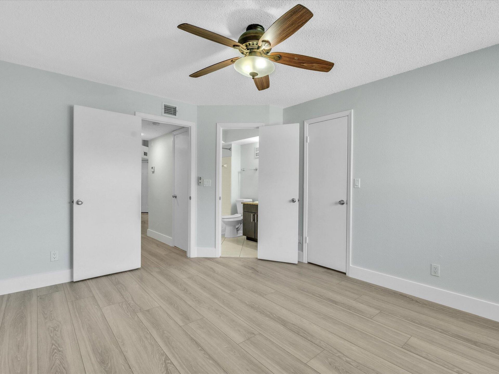 731 Vista Isles Drive, Unit 1521, Sunrise, FL 33325 Photo