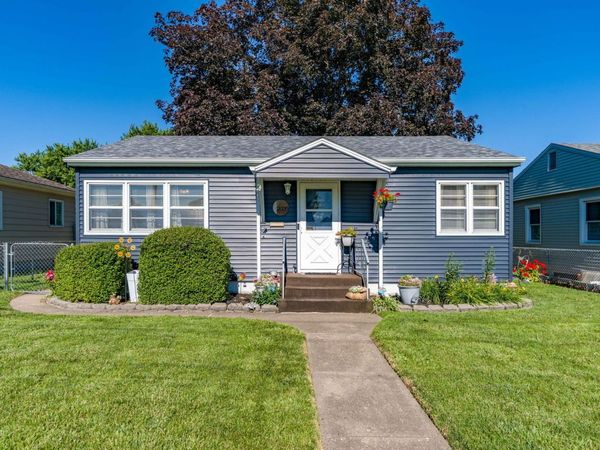 2020 N LINCOLN Avenue , Davenport, IA 52804