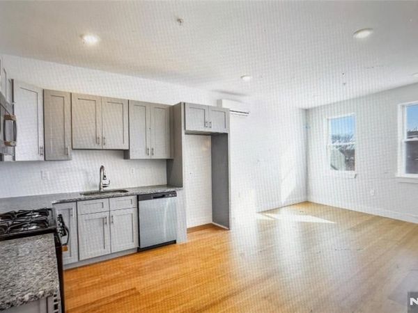 100 North Avenue, PLAINFIELD, NJ 07060