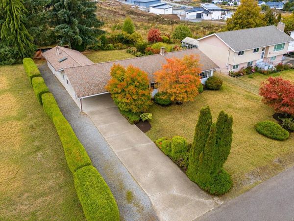10880 Grandview Rd , Saltair, BC V9G 1Z7
