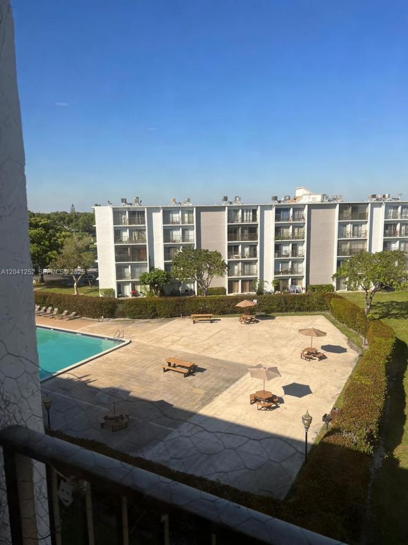 8610 N Sherman Cir, Unit 508, Miramar, FL 33025 Photo