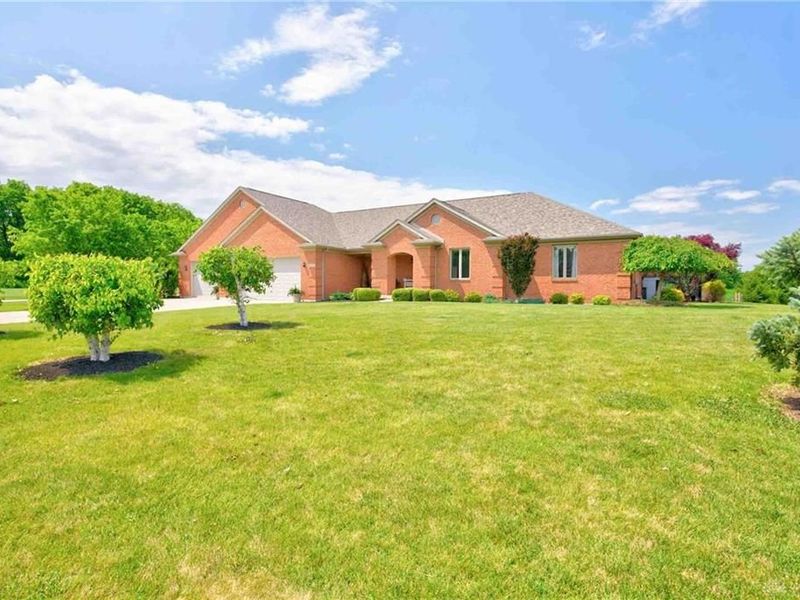 1879 Westlake Drive, Sidney, OH 45365 Photo 3