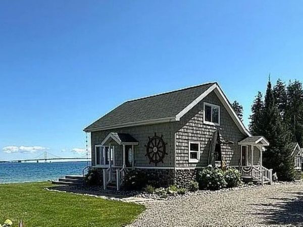 1324 Wenningway, Mackinaw City, MI 49701