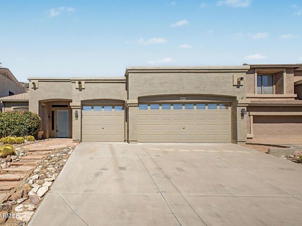 25647 N SINGBUSH Loop, Phoenix, AZ 85083