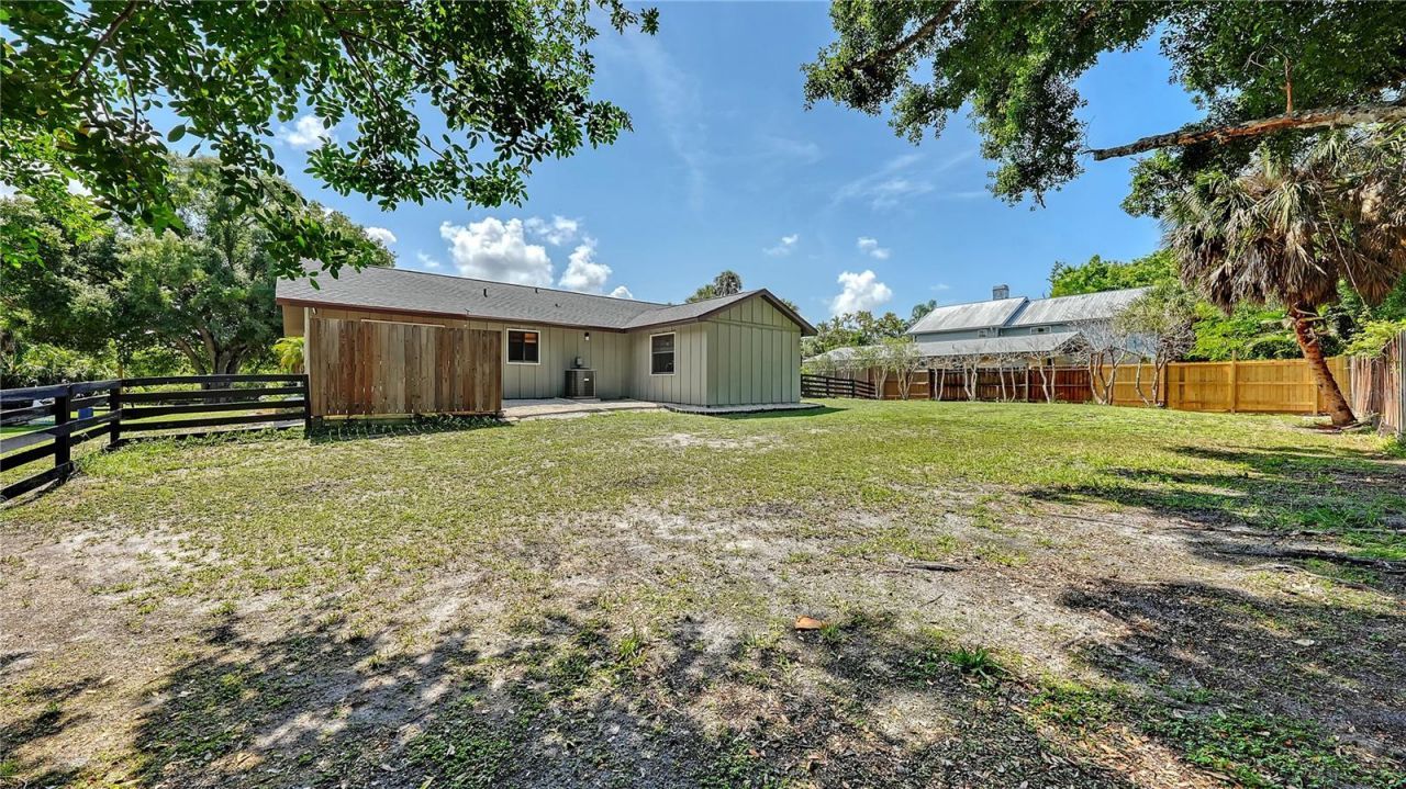 4842 Nutmeg Avenue, Sarasota, FL 34231 Photo