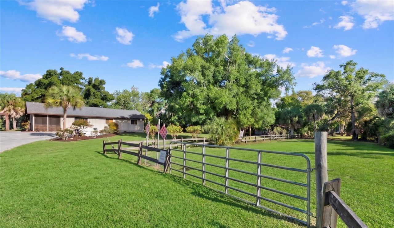 4842 Nutmeg Avenue, Sarasota, FL 34231 Photo