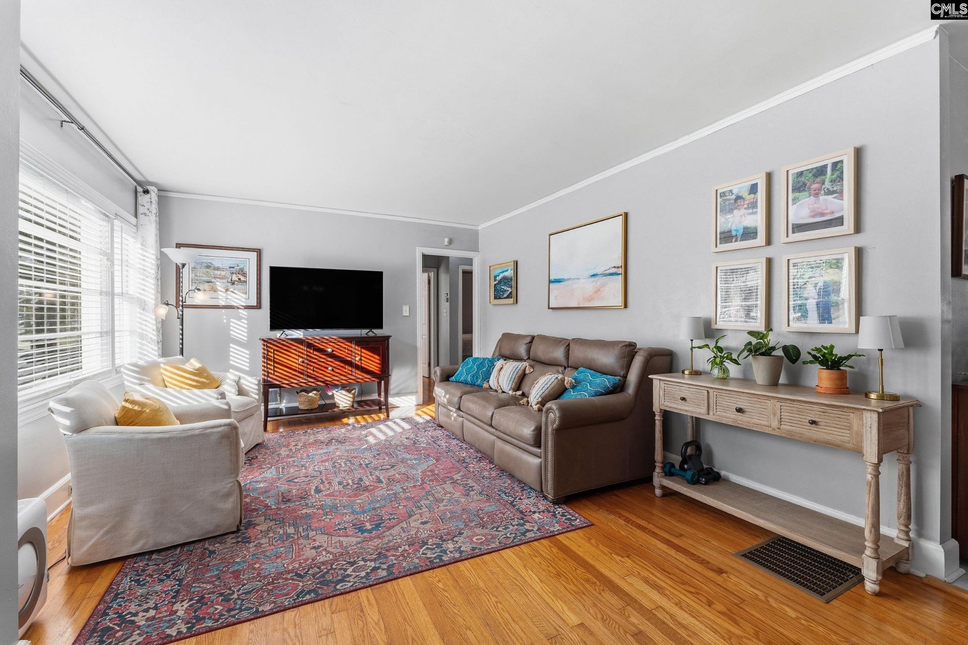 629 Byron Road  Photo 4