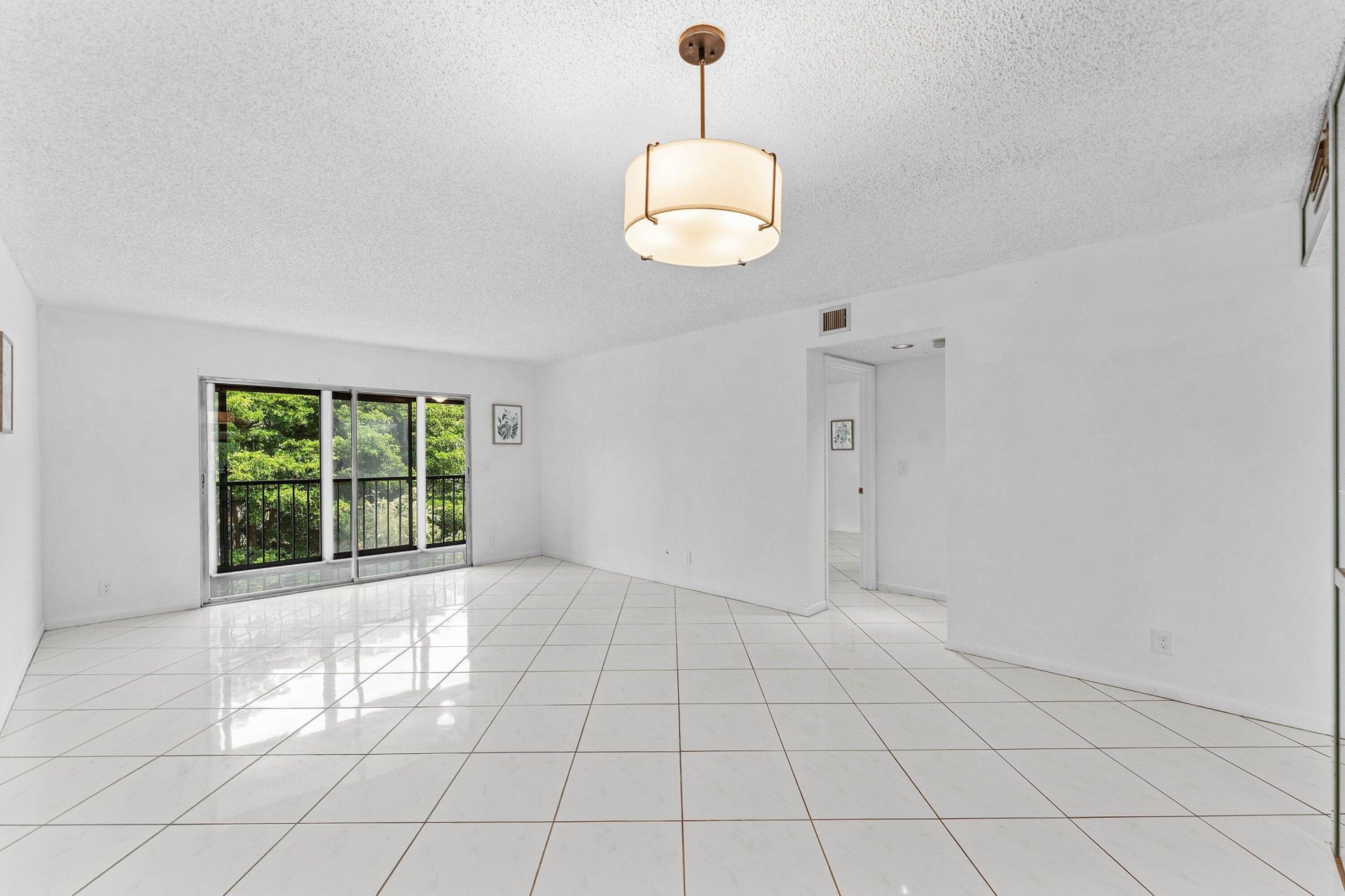 7301 Amberly Lane, Unit 402, Delray Beach, FL 33446 Photo