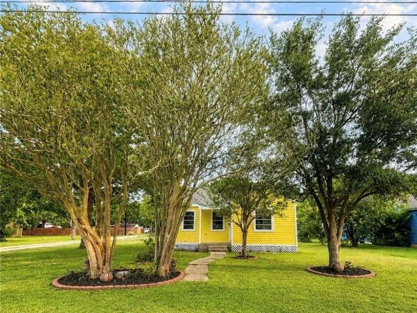 1109 4th Street , Palacios, TX 77465