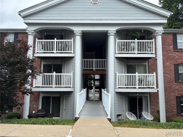 1935 Marine Terrace Drive , Unit J, Maryland Heights, MO 63146
