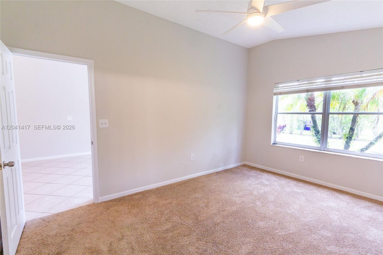 11811 SW 8th St, Pembroke Pines, FL 33025 Photo