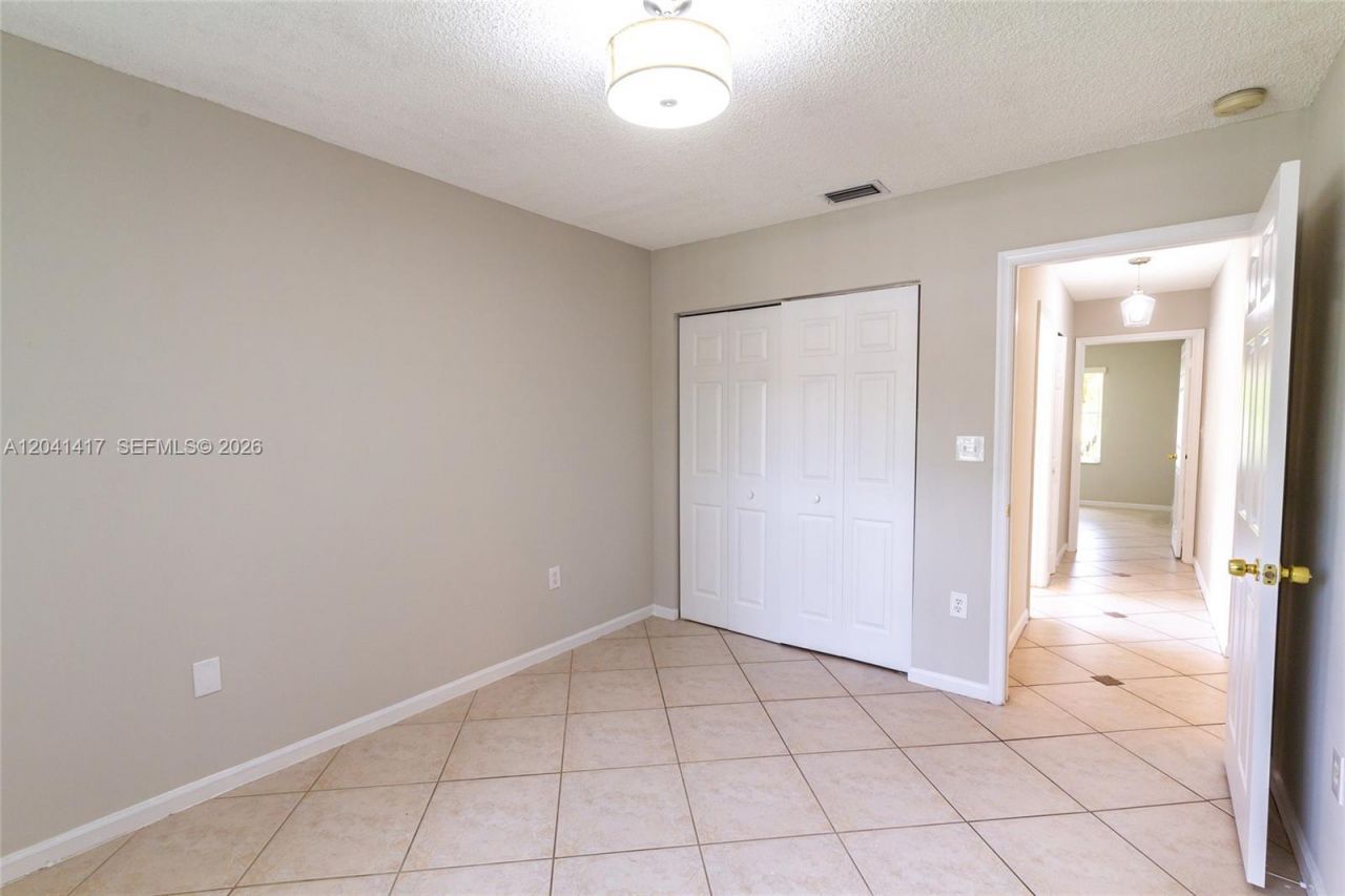 11811 SW 8th St, Pembroke Pines, FL 33025 Photo