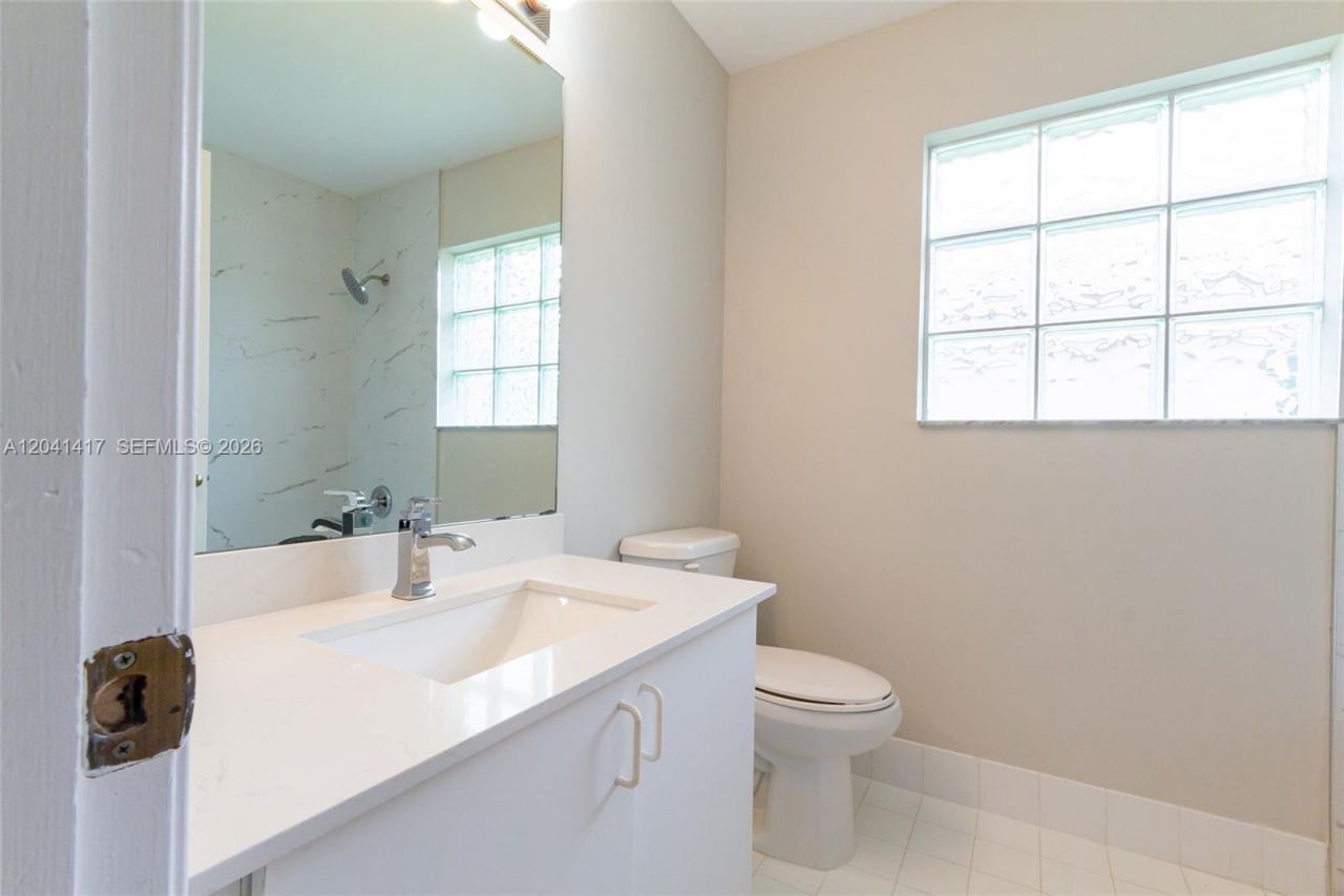 11811 SW 8th St, Pembroke Pines, FL 33025 Photo