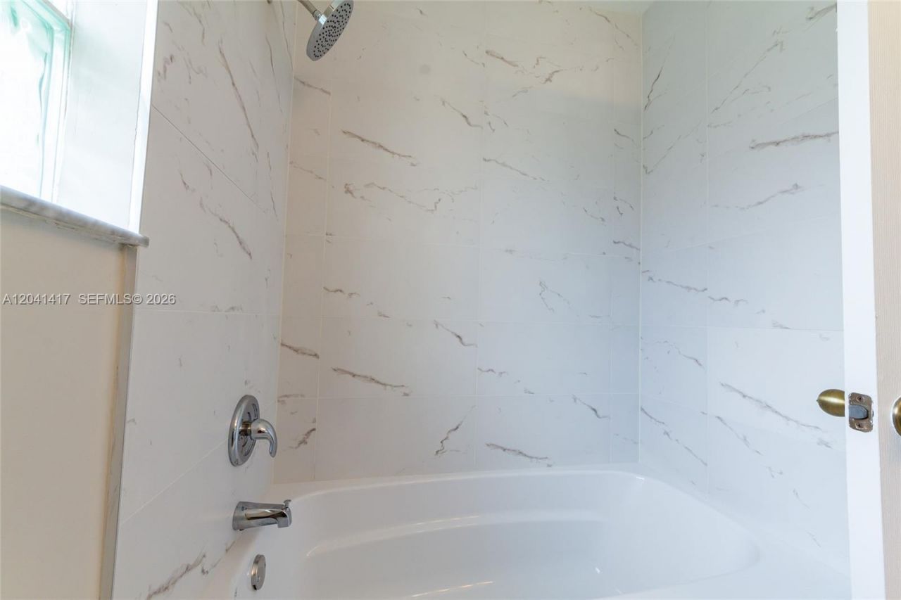 11811 SW 8th St, Pembroke Pines, FL 33025 Photo