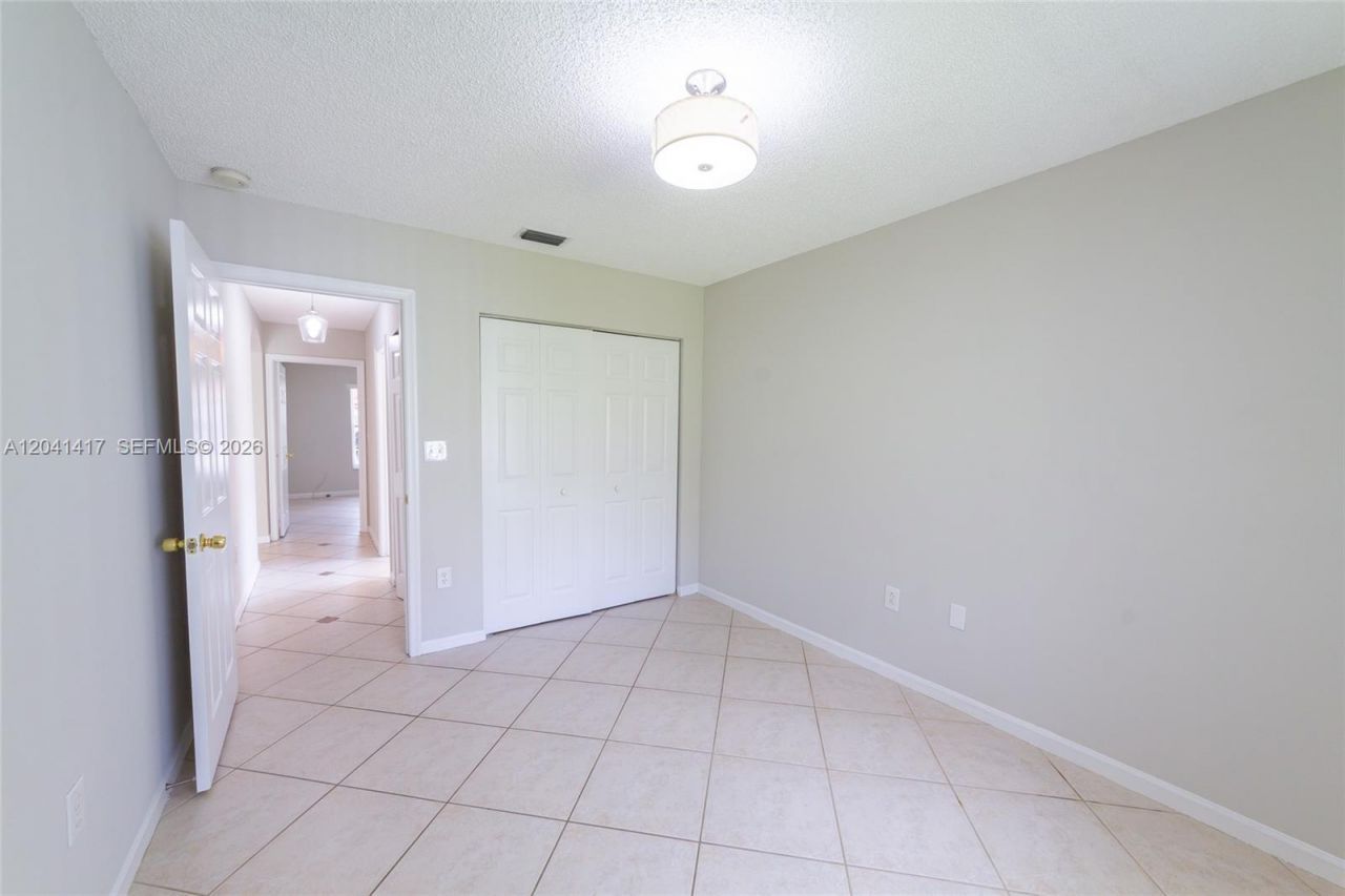 11811 SW 8th St, Pembroke Pines, FL 33025 Photo