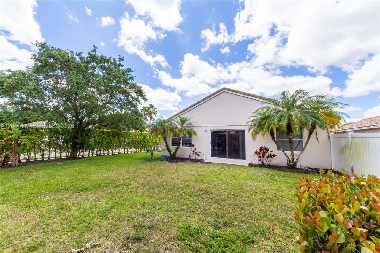 11811 SW 8th St, Pembroke Pines, FL 33025 Photo