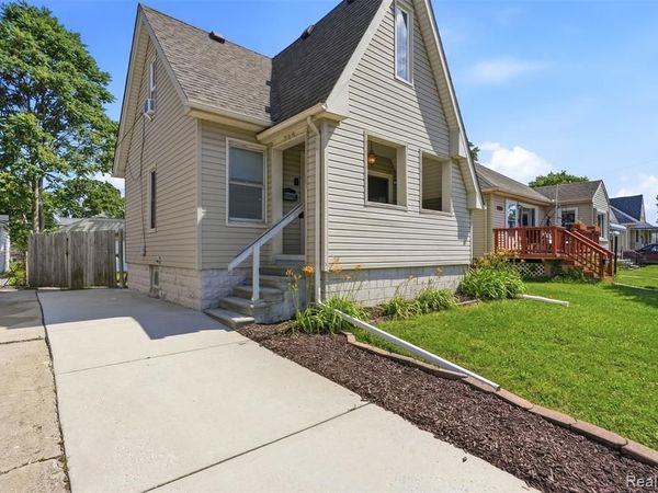 735 E Maxlow Avenue , Hazel Park, MI 48030