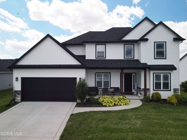 176 Avilyn Lane, Oregon, OH 43616