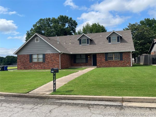 1228 W Boston Court , Broken Arrow, OK 74012