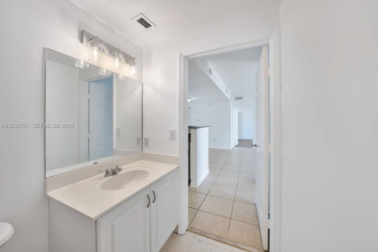215 SW 42nd Ave , Unit 507, Miami, FL 33134 Photo