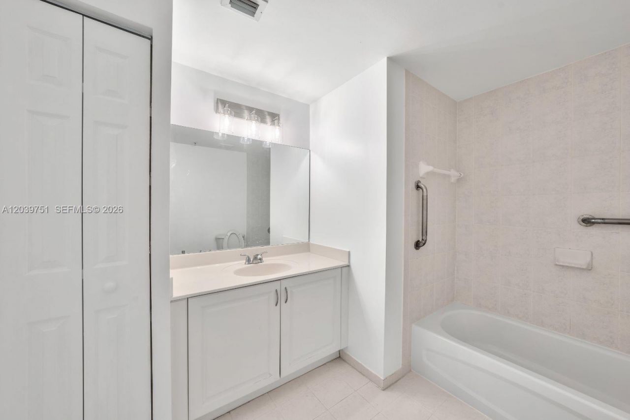 215 SW 42nd Ave , Unit 507, Miami, FL 33134 Photo