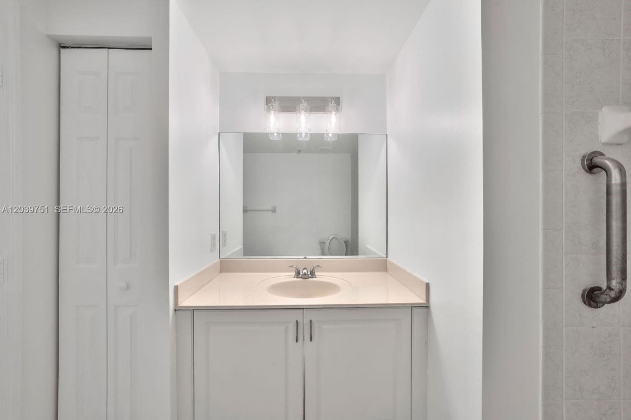 215 SW 42nd Ave , Unit 507, Miami, FL 33134 Photo