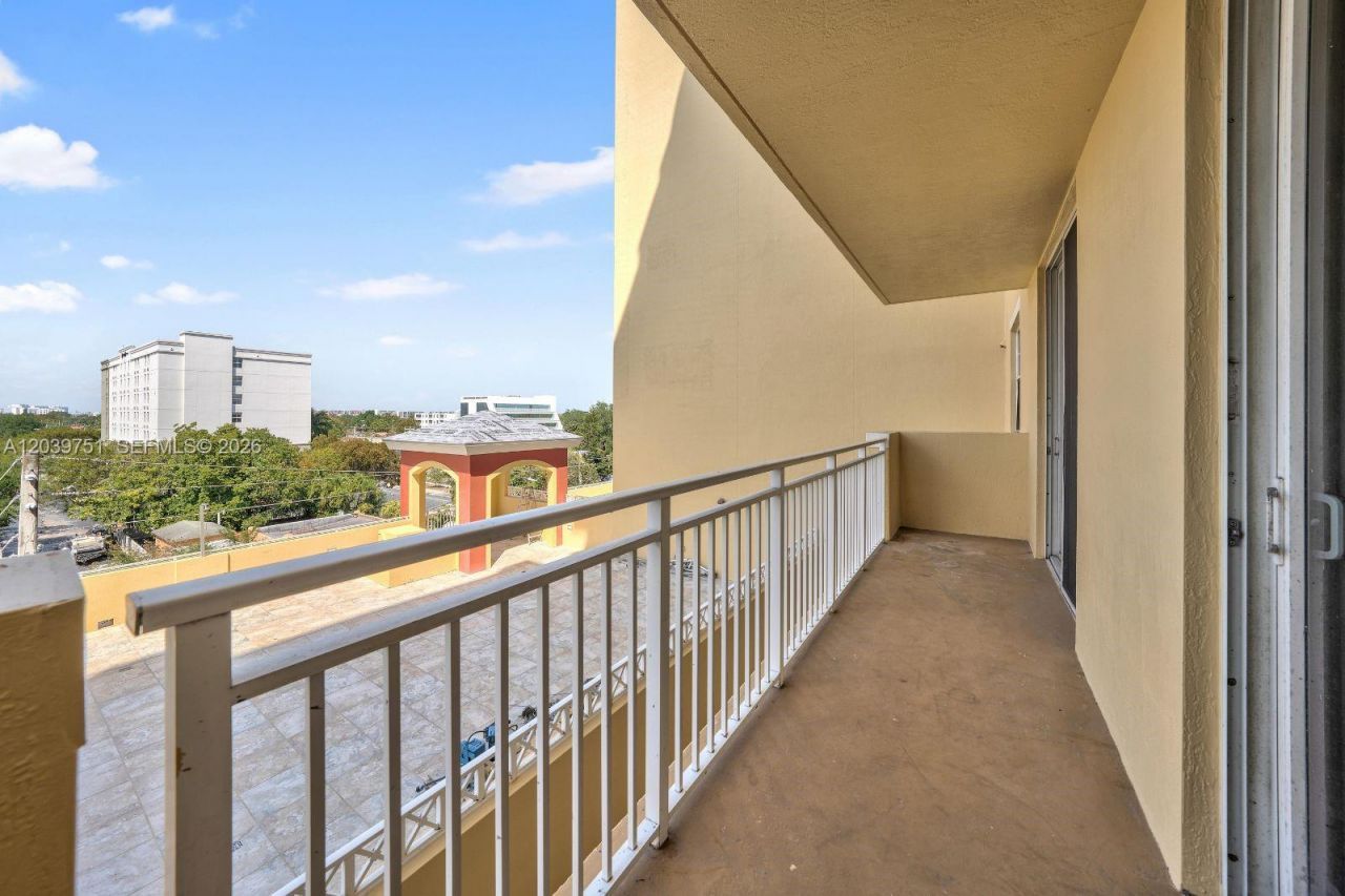 215 SW 42nd Ave , Unit 507, Miami, FL 33134 Photo