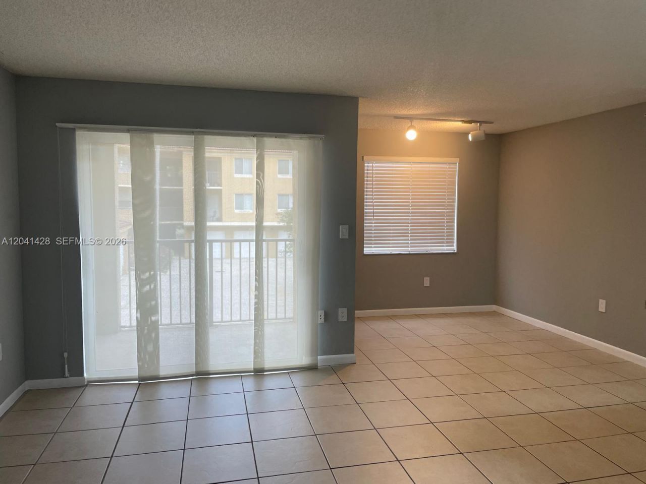 761 N Pine Island Rd, Unit 203, Plantation, FL 33324 Photo