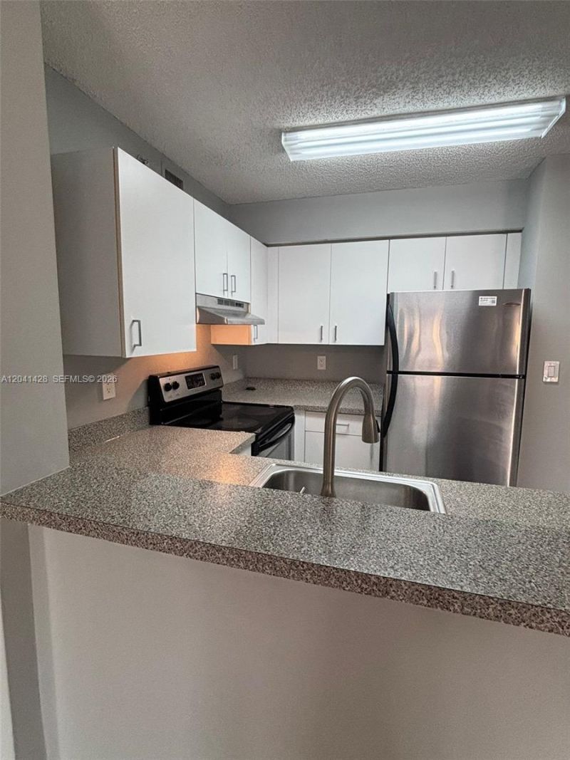 761 N Pine Island Rd, Unit 203, Plantation, FL 33324 Photo