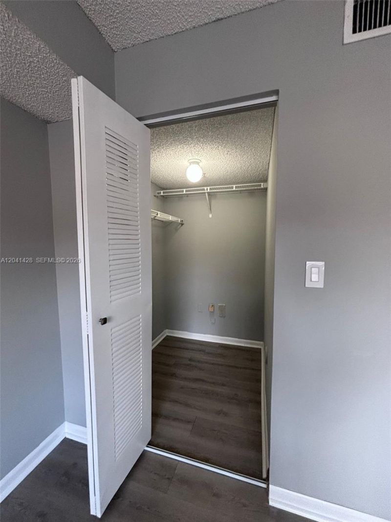 761 N Pine Island Rd, Unit 203, Plantation, FL 33324 Photo
