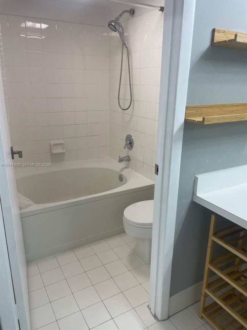 761 N Pine Island Rd, Unit 203, Plantation, FL 33324 Photo