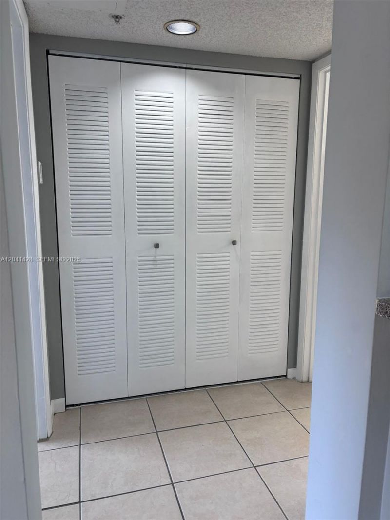 761 N Pine Island Rd, Unit 203, Plantation, FL 33324 Photo