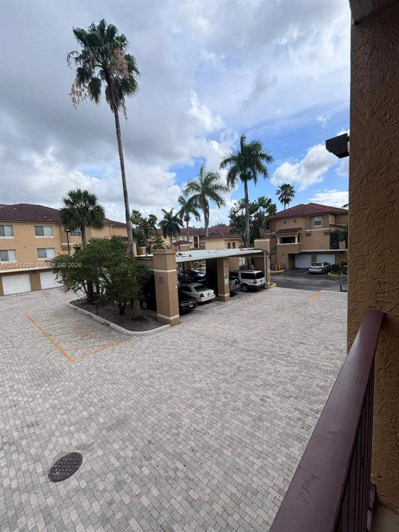 761 N Pine Island Rd, Unit 203, Plantation, FL 33324 Photo