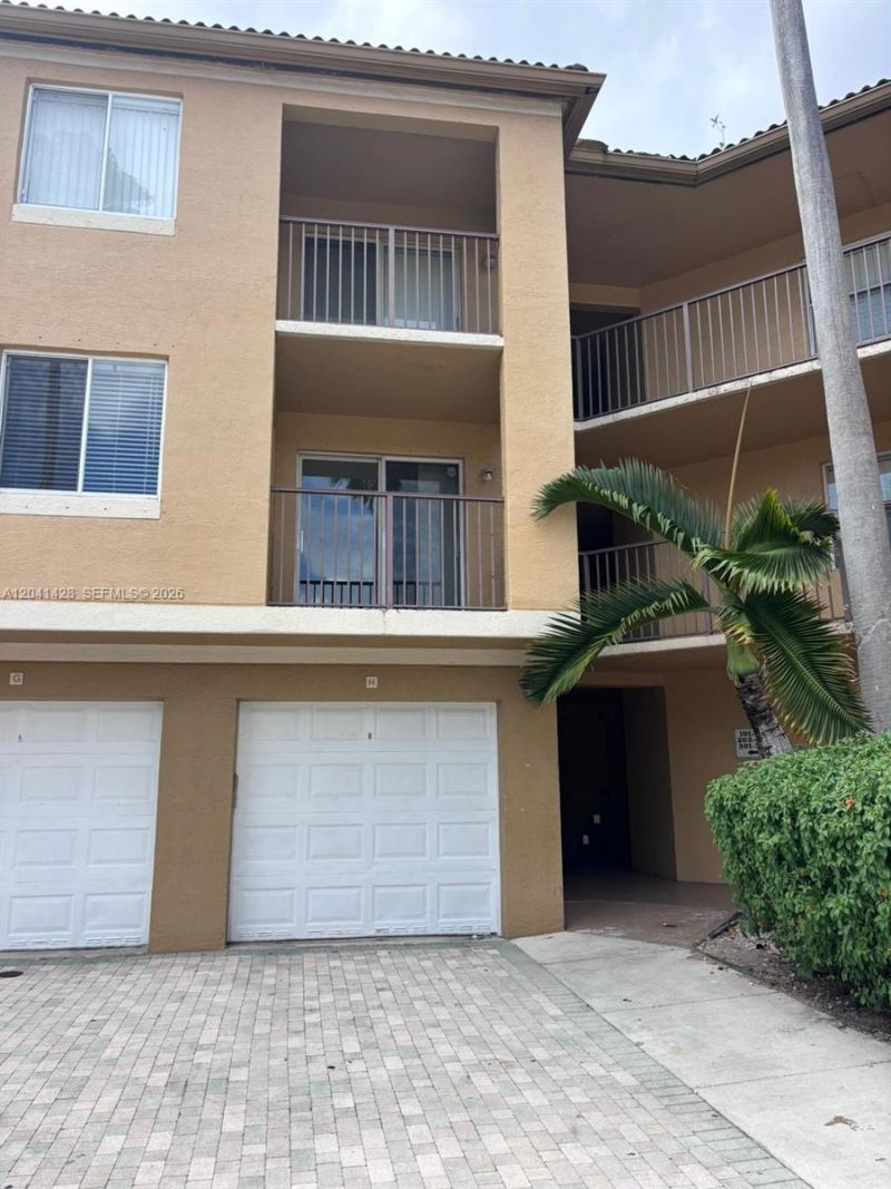 761 N Pine Island Rd, Unit 203, Plantation, FL 33324 Photo