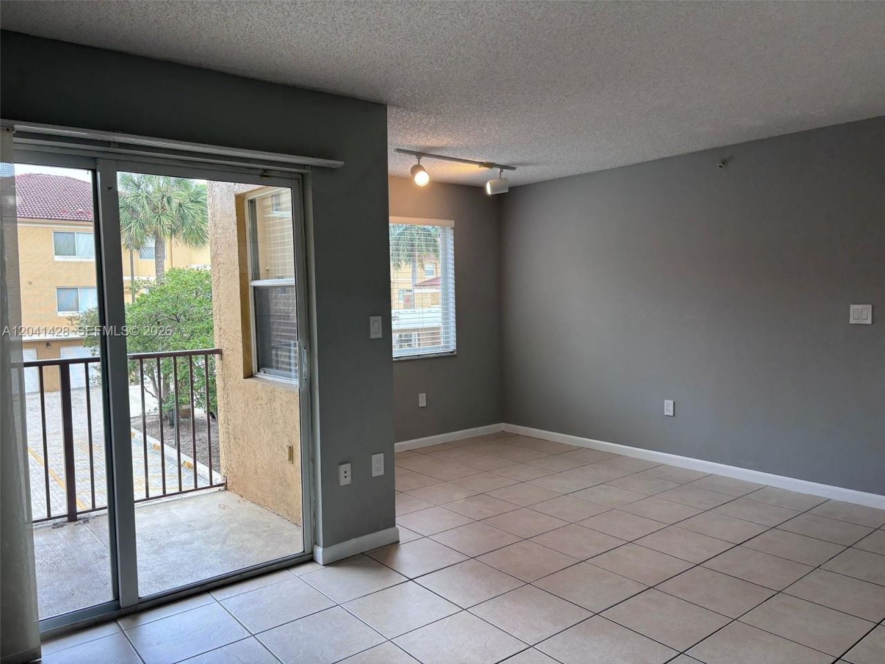 761 N Pine Island Rd, Unit 203, Plantation, FL 33324 Photo