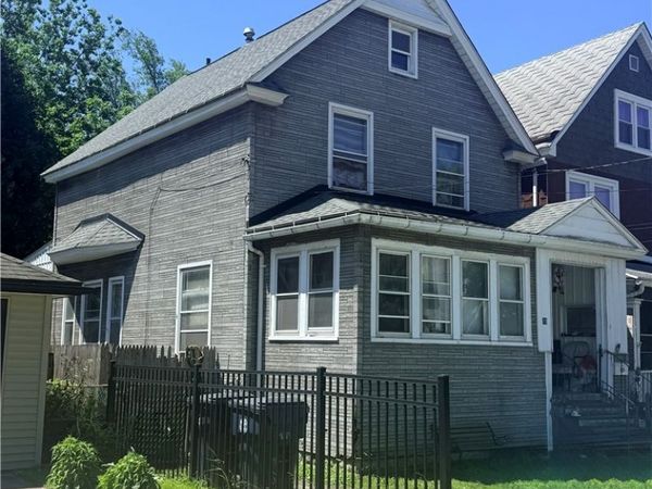 15 Crescent Place, Buffalo, NY 14218