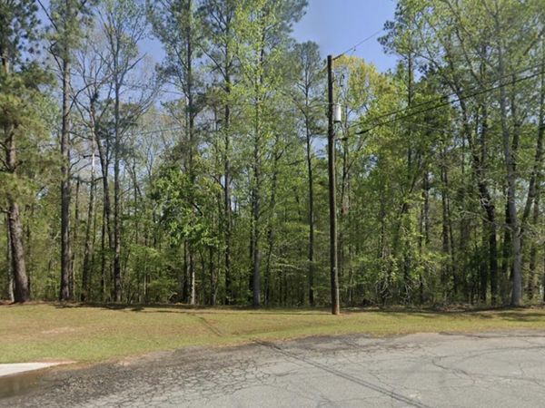 199 Pineway Drive SE, Milledgeville, GA 31061